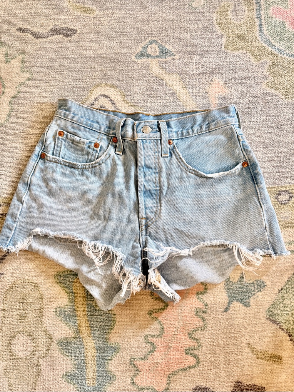 LEVIS Light Wash Denim Cutoff Shorts 26